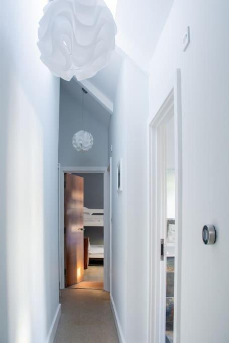 Edge14- Spacious, Stylish And Near The Beach! Ньюки Экстерьер фото